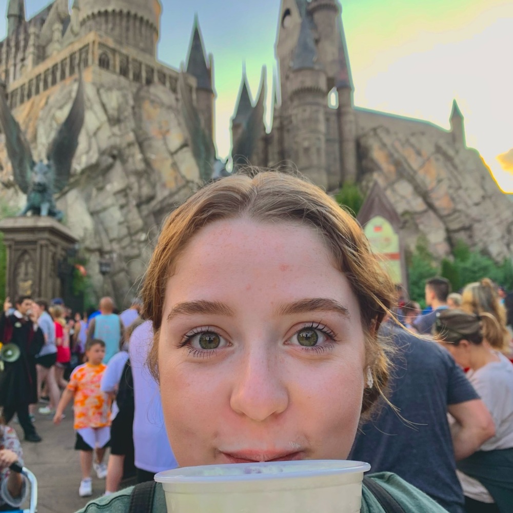 Meet your Posher, Olivia